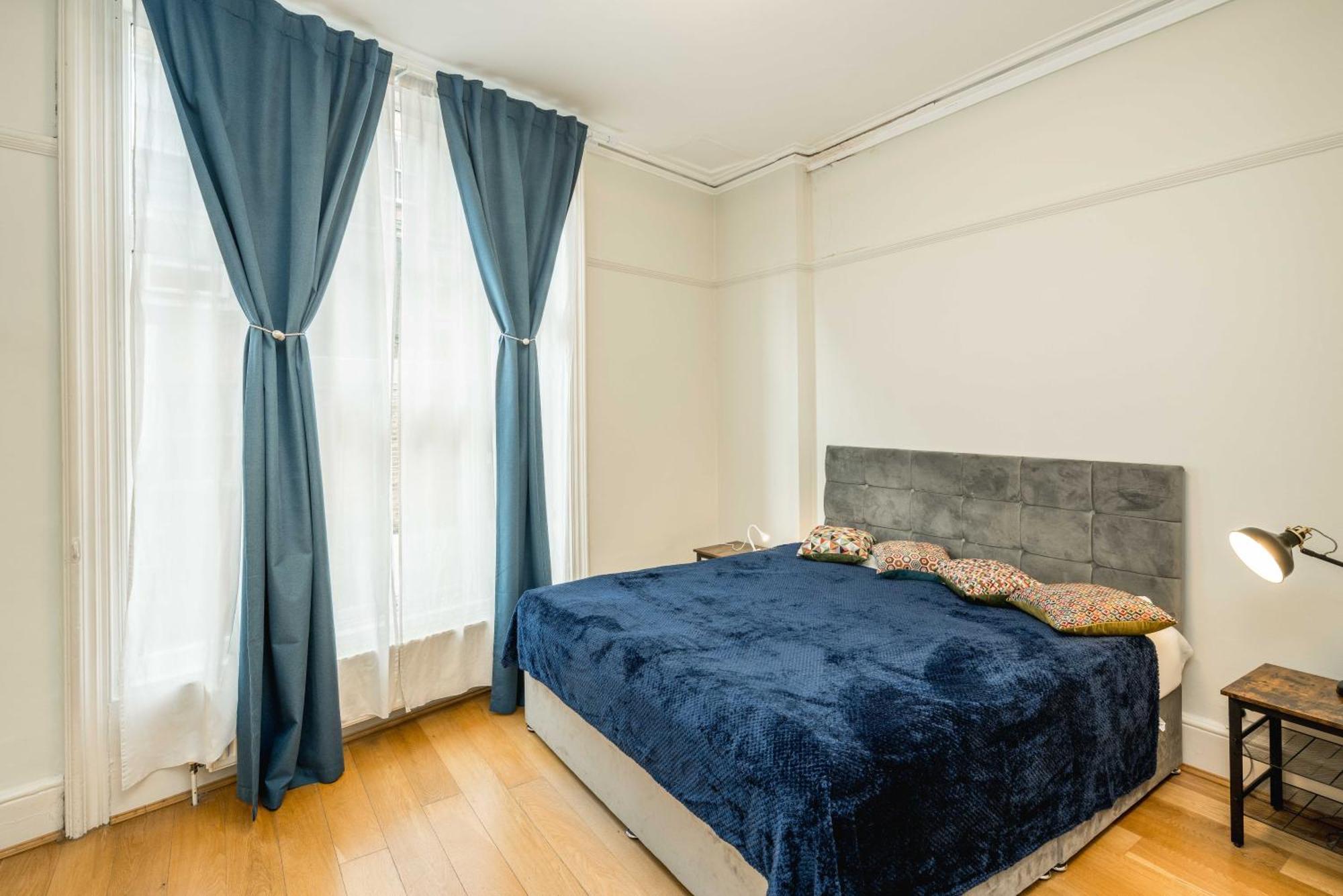 Four Beds By The Station Appartement Londen Buitenkant foto