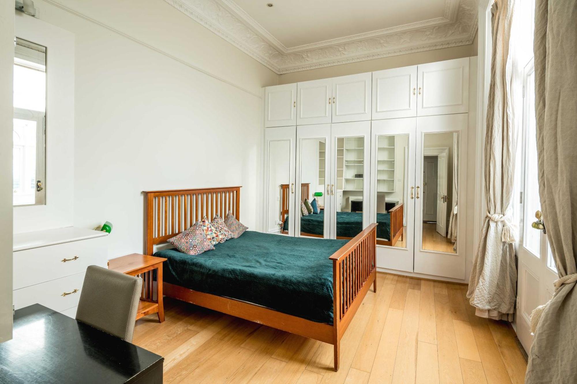 Four Beds By The Station Appartement Londen Buitenkant foto